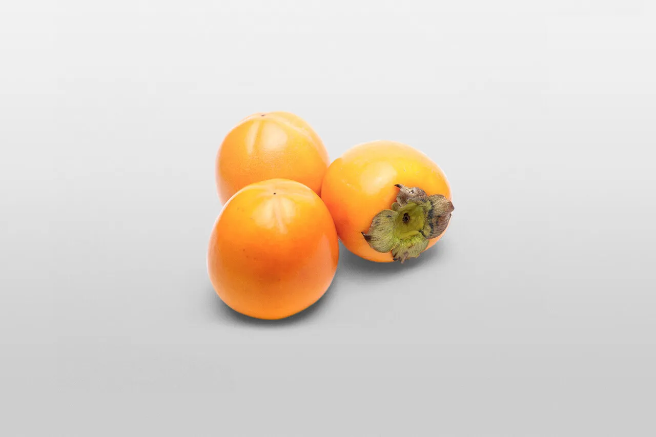 Kaki auf grauem Hintergrund